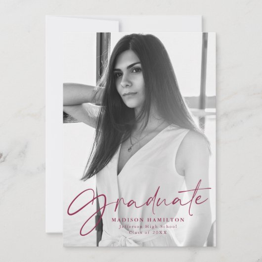 Stijlvolle Maroon Script Photo Graduation Party Kaart (Voorkant)