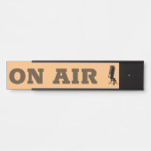 Stijlvolle microfoon, op het teken van de luchtdeu deurbordje (Voorkant)