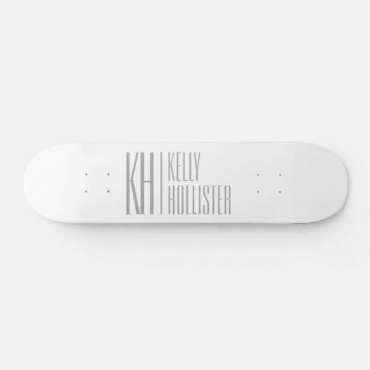 Stijlvolle minimal & Modern Grey Initialen & Naam  Persoonlijk Skateboard (Horizontaal)