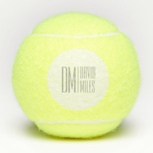 Stijlvolle minimal & Modern Grey Initialen & Naam  Tennisballen