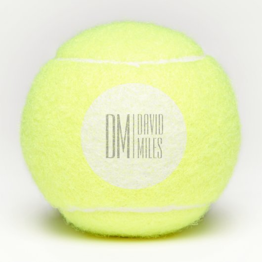 Stijlvolle minimal & Modern Grey Initialen & Naam  Tennisballen (Voorkant)