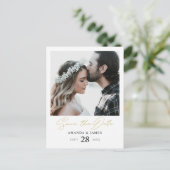 Stijlvolle Modern Gold Script Foto Sla de datum op Aankondigingskaart (Staand voorkant)