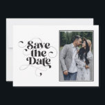 Stijlvolle, moderne, eenvoudige kalligrafie save the date<br><div class="desc">Kan volledig worden aangepast aan uw behoeften. © Gorjo Design. Gemaakt voor je via het Zazzle platform. // Nota: de foto die wordt gebruikt is een placeholder slechts afbeelding. U zult met uw eigen foto moeten vervangen alvorens opdracht te geven tot/druk uit. Neem contact met me op als je hulp...</div>