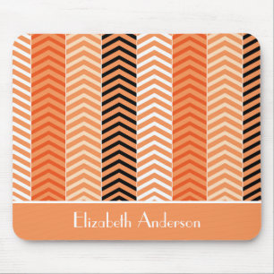 Stijlvolle moderne Oranje Chevron Stripes en naam Muismat