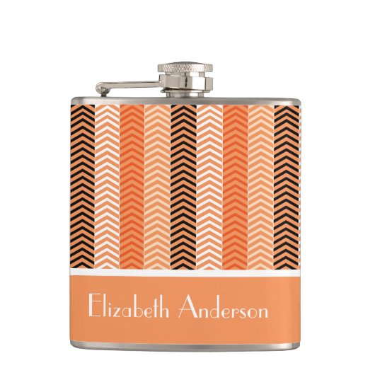 Stijlvolle moderne Oranje Chevron stripes met naam Heupfles (Voorkant)