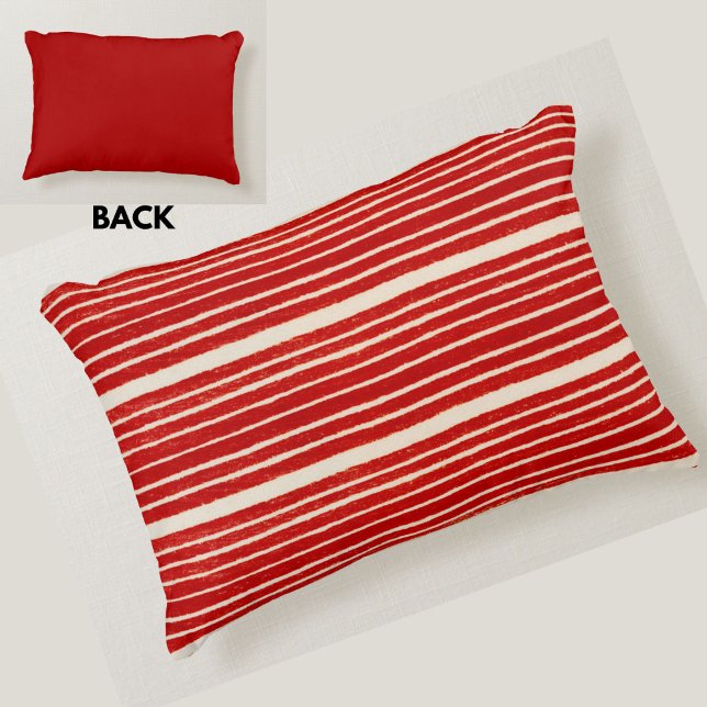 Stijlvolle moderne rode en witte strepen accent kussen (A stylish red and white striped pillow)