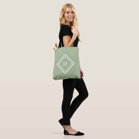 Stijlvolle moderne saliegroene op maat gemaakte mo tote bag (Op model)