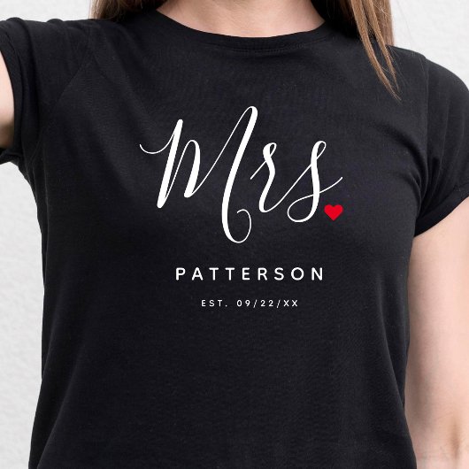 Stijlvolle Mrs Custom Last Name & Date Wedding T-shirt