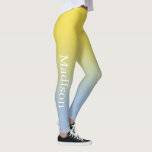 Stijlvolle naam op Geel tot Licht Blauw verloop Leggings<br><div class="desc">Heldergeel tot lichtblauw verloop heeft een aangepaste naam in een stijlvol, wit serif lettertype dat naar de buitenkant van het rechterbeen gaat. Pas het aan met de jouw naam in de zijbalk en voeg een moderne, kleurrijke look toe aan uw oorlogvoering. Klik op de link "Rocklawn Arts" om het ontwerp...</div>