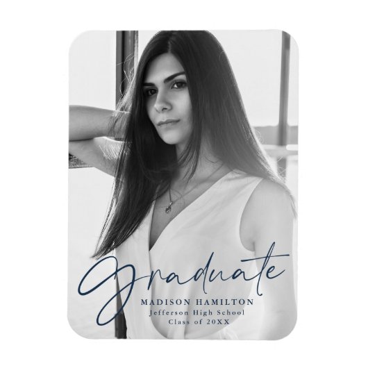 Stijlvolle Navy Script Afstuderen Aankondigingsfot Magneet (Verticaal)