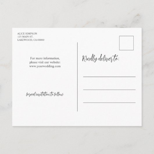 Stijlvolle penseelscriptverbinding met de datum op aankondigingskaart (Achterkant)