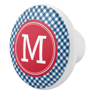 Stijlvolle Picnic Blue Gingham en Red Monogram Keramische Knop