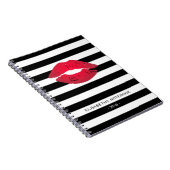 Stijlvolle rode lippen met klassieke zwarte strepe notitieboek (Rechterzijde)