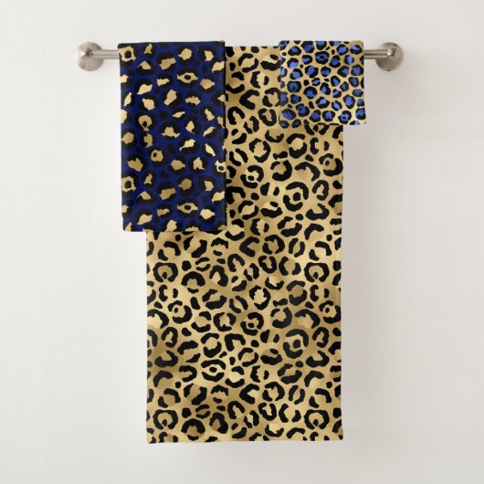 Stijlvolle Royal Blue en Gold Foil Leopard Spots Bad Handdoek (Insitu)