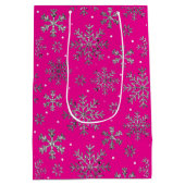 Stijlvolle Roze Kerst met Elegante Sneeuwvlokken Medium Cadeauzakje (Achterkant)