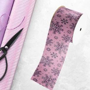Stijlvolle Roze Kerst met Elegante Sneeuwvlokken Satijnen Lint