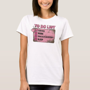 Stijlvolle Roze KOFFIE WERK ECHTE MISDAAD T-shirt