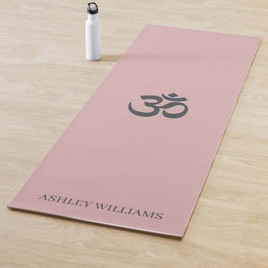 Stijlvolle script naam Om symbool zilver roze Yogamat (In situ)