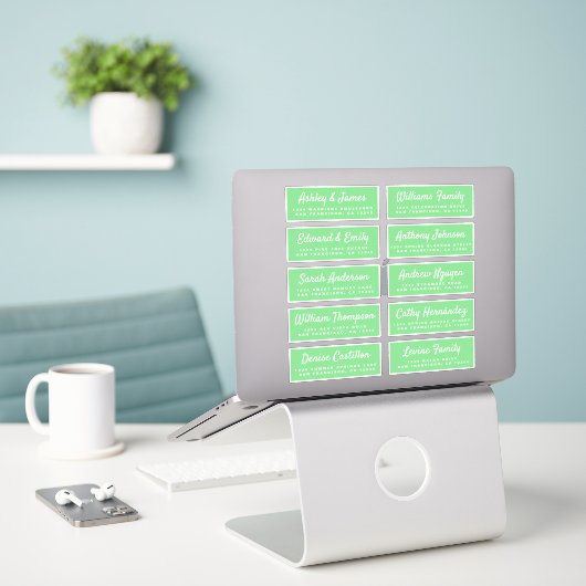 Stijlvolle scriptuur bruiloft gast adreslabels sticker (Laptop op bureau)
