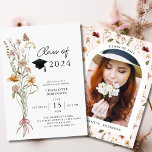 Stijlvolle Spring Wildflower Graduation Party Foto Kaart<br><div class="desc">Vier de mijlpaal van uw afgestudeerde in stijl met onze stijlvolle Spring Wildflower Graduation Party Photo Invitation. Met een prachtig Waterverf Wildflower Meadow Bouquet en een foto van de afstuderen aan de achterkant, zet deze uitnodiging de toon voor een botanisch bloemmoestuinfeest vol elegantie en charme. De delicate roze tinten en...</div>