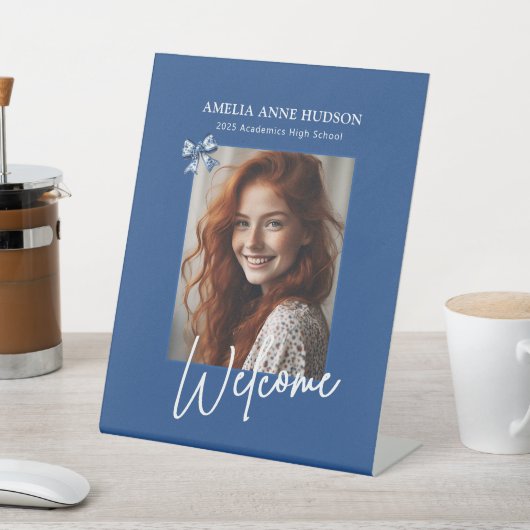 Stijlvolle trendy foto blauwe afstudeerfeest welko reclamebord met voetstuk (Insitu)