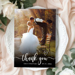 Stijlvolle typografie 2 foto bruiloft dank u kaart<br><div class="desc">Elegante moderne hart typografie bruiloft 2 foto dank u kaart. Minimalistische stijlvolle bruiloft dank u sjabloon met een volledige verticale foto op de voorkant met de tekst "Thank You" in een handgeletterde kalligrafie swash tail script lettertype overlay met liefde hart motief in wit op het afbeelding. Aan de achterkant één...</div>