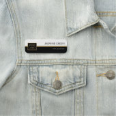 Stijlvolle witte en zwarte label voor ontwerpnaam naamplaatje (In situ)