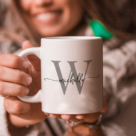Stijlvolle witte monogram naam kalligrafie schrift koffiemok