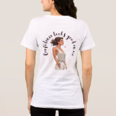 Stijlvolle zelfverzekerde vrouw in het wit Tri-Blend shirt (Achterkant)