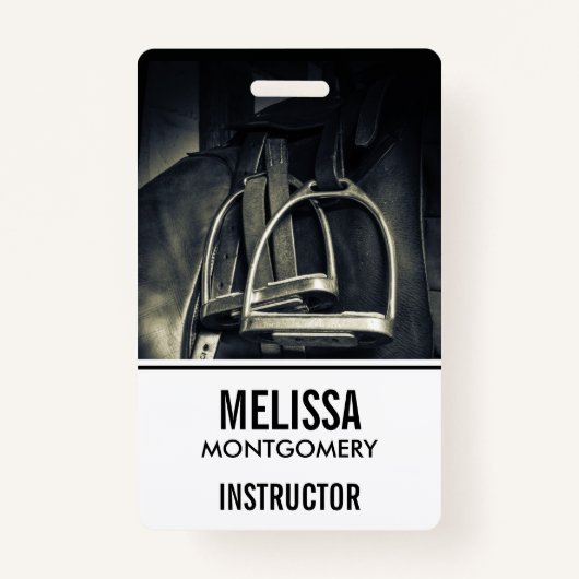 Stijlvolle zilveren stijgbeugels op Engels zadel Badge (Voorkant)