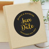 Stijlvolle Zwart Gouden Folie Save the Date Bruilo Ronde Sticker