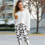 Stijlvolle zwart-wit gymwear leggings<br><div class="desc">Ervaar comfort en stijl met onze moderne zwart-witte funky leggings. Met een stijlvol leuk abstract patroon overal, zijn deze leggings ideaal voor drukke vrouwen die er moeiteloos stijlvol uit willen zien. Gemaakt met de grootste zorg, ze bieden een goede pasvorm en zijn ontworpen om je de hele dag comfortabel te...</div>