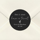 Stijlvolle zwart & wit liefde is zoete bruiloft gu ronde sticker