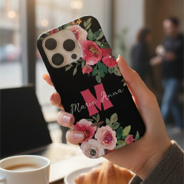Stijlvolle zwarte en roze bloemige waterverf aange iPhone 15 pro case