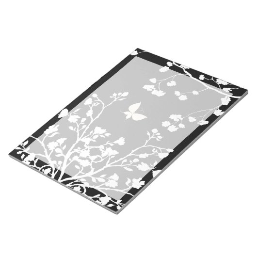 Stijlvolle zwarte en witte vlinder in het wild notitieblok (Schuin)