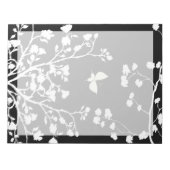 Stijlvolle zwarte en witte vlinder in het wild notitieblok (Voorkant)