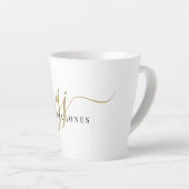 Stijlvolle zwarte goudmonogram Elegant Script Name Latte Mok (Rechterhoek)