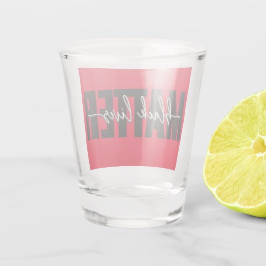 Stijlvolle zwarte liften in Typografie Shot Glas (Achterkant)