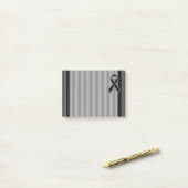 Stijlvolle zwarte lintgevoeligheid verticale strep post-it® notes (Op bureau)