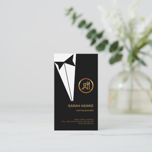 Stijlvolle zwarte Tuxedo Gold Boutonniere Catering Visitekaartje (Staand voorkant)