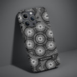 Stijlvolle zwarte witte moderne Mandala Patroonnaa Case-Mate iPhone 14 Hoesje<br><div class="desc">Stijlvolle zwarte witte moderne Mandala Patroon Aangepaste iPhone Smart Phone-tassen kenmerkt een zwart-wit mandala patroon met uw persoonlijke naam in moderne scripttypografie. Een stijlvol geschenk voor Kerstmis,  feestdagen,  verjaardag,  Vaderdag,  Moederdag en nog veel meer. Ontworpen door ©Evco Studio www.zazzle.com/store/evcostudio</div>