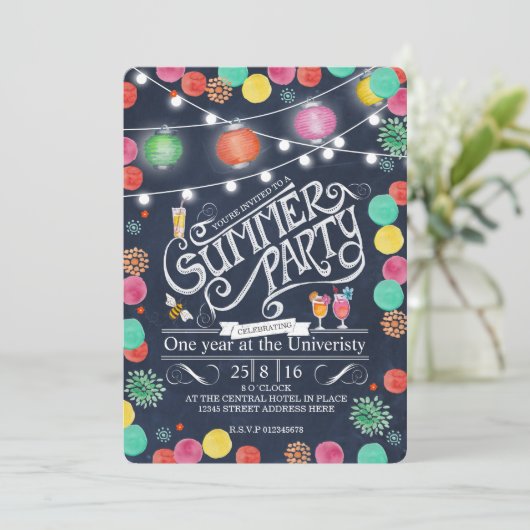 Stijlvolle zwarte zomerfeest Lampions Uitnodiging (Staand voorkant)