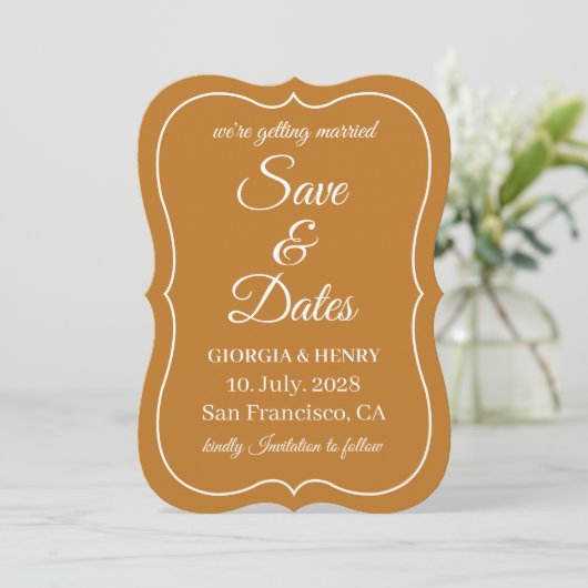 STIJLVOOL EENVOUDIG MODERN MINIMALIST MOSTERD GEEL SAVE THE DATE (Staand voorkant)