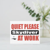 Stil alsjeblieft Skydiver op het werk Briefkaart (Staand voorkant)
