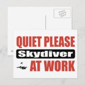 Stil alsjeblieft Skydiver op het werk Briefkaart (Voorkant / Achterkant)