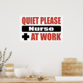 Stil alsjeblieft verpleegster op het werk poster (Keuken)