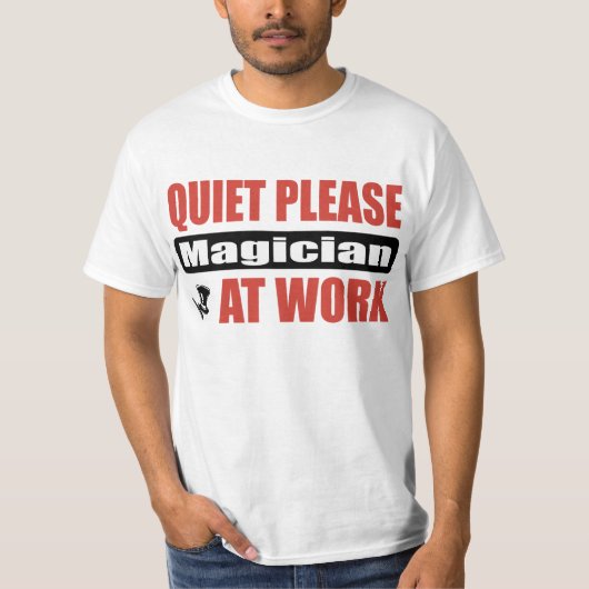 Stil, magiër op het werk t-shirt (Voorkant)
