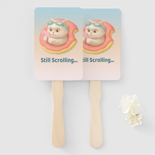 Still Scrolling Hand Fan | Cute Cat Meme Handwaaier (Voorkant en achterkant)