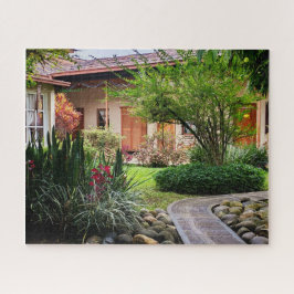 Stille binnenplaats tuin in Cobán, Guatemala – Vre Legpuzzel