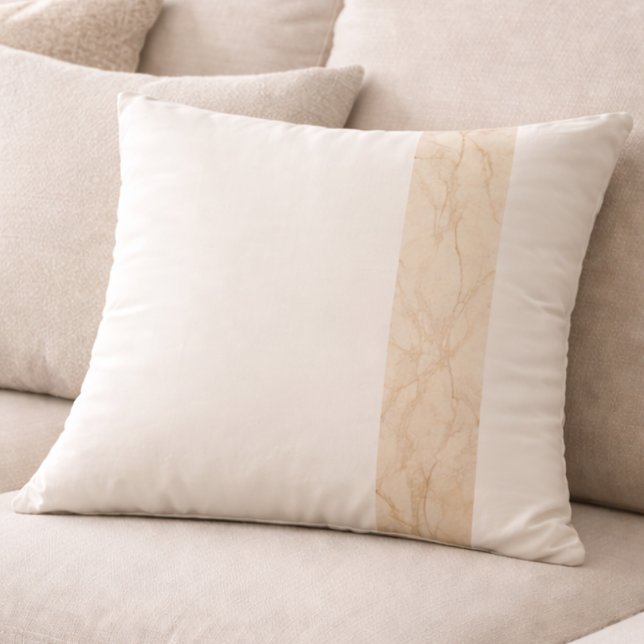 Stille Marmer Streep Kussen (Soft marble meets ivory space for calm rooms with structure)